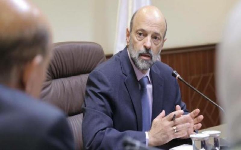 الرزاز: كل من يثبت تورطه بقضية