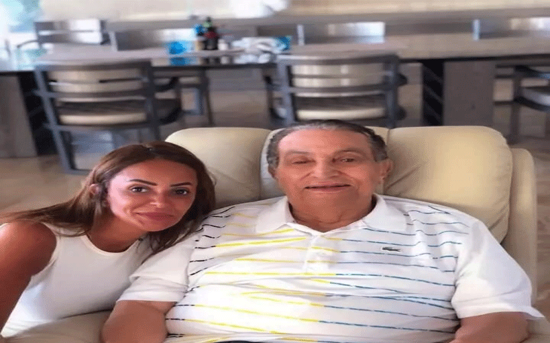 أحدث صورة لـ حسني مبارك.. تثير