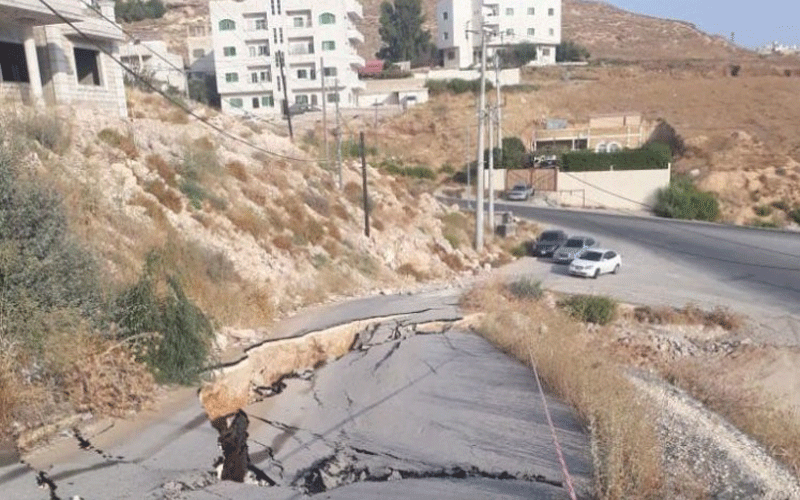 الكرك .. حفريات مقاول تتسبب بانهيار