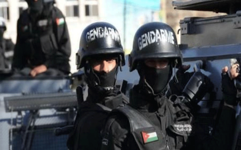 ضبط شخصين مطلوبين في البادية الشمالية