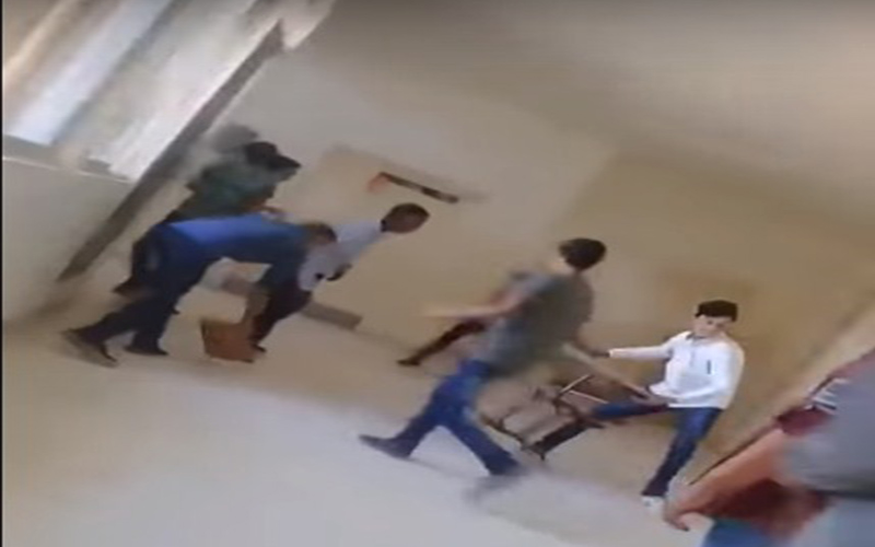 أحداث عنف داخل مدرسة الفيصلية احتجاجا