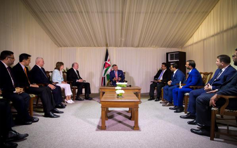 الملك يلتقي رؤساء تحرير وناشري مواقع