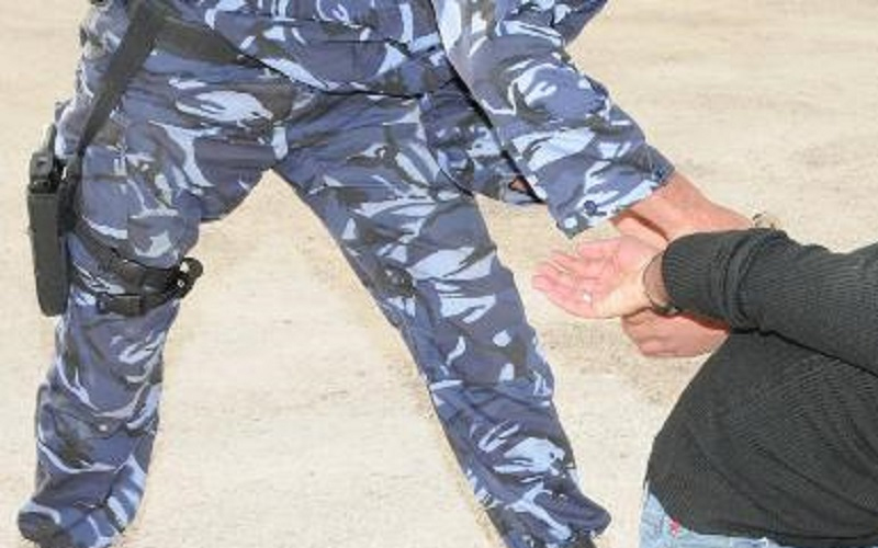 القبض على مطلوب مسجل بحقه (33)