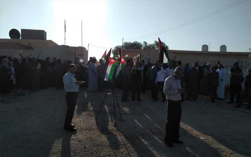 أهالي الظليل يحتجون على سوء أوضاع