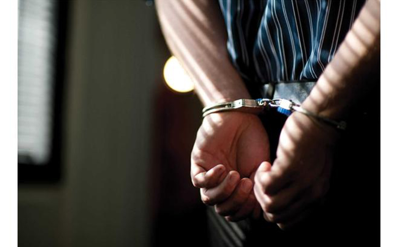 القبض على 11 مروجا ومتعاطيا للمخدرات