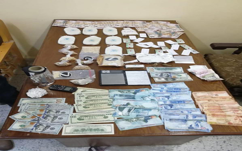 ضبط 17 مروجا للمخدرات بينهم من