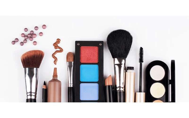 مواد كيميائية في مواد التجميل تضر