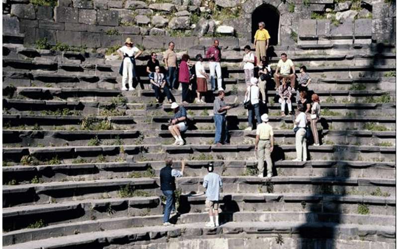 قموه: الأردن يسعى لزيادة عدد السياح