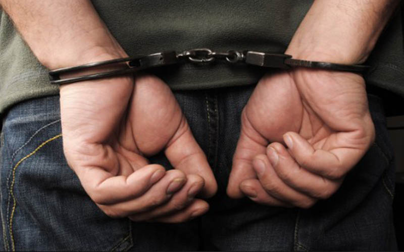 البحث الجنائي يلقي القبض على مطلوب