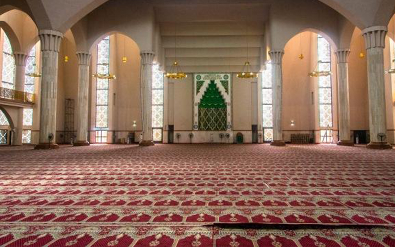 مدينة أندونيسية تفرض صلاة الفجر بالمساجد