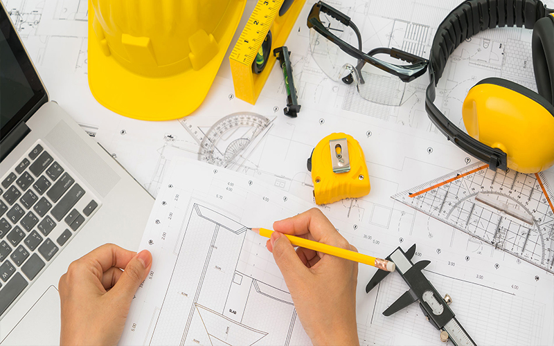 وفاة مهندس سقط من أعلى مشروع