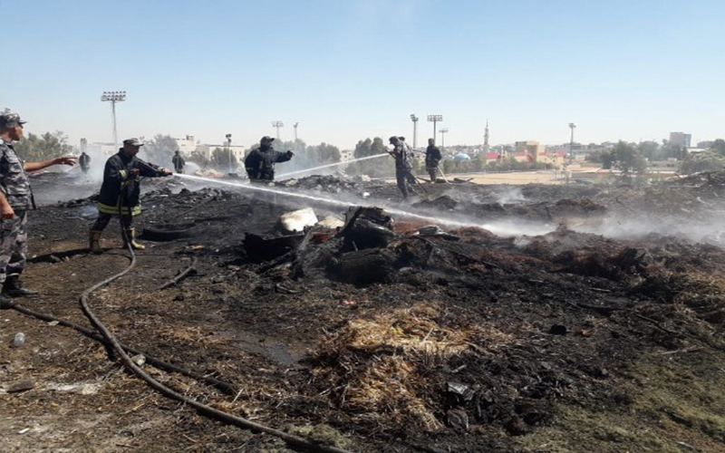 الدفاع المدني يخمد حريق مخلفات وأثاث