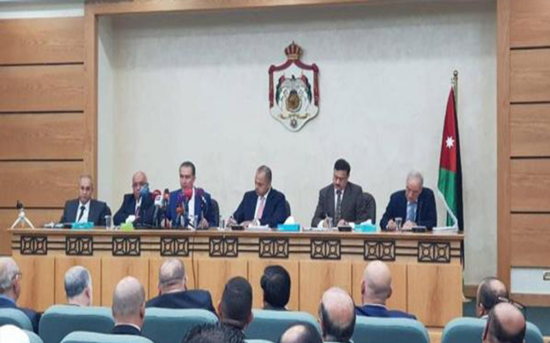 النقباء يسلمون 28 مقترحا حول ضريبة