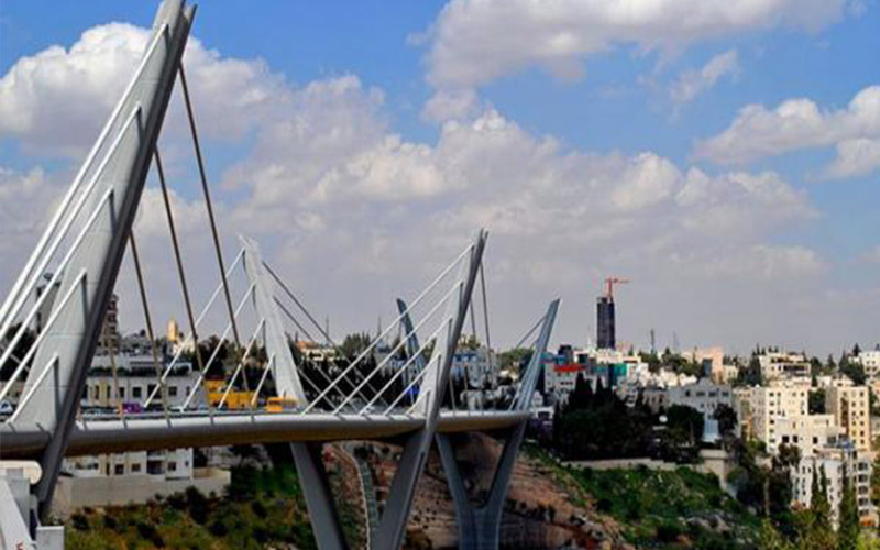 انتحار ثلاثيني من أعلى جسر عبدون