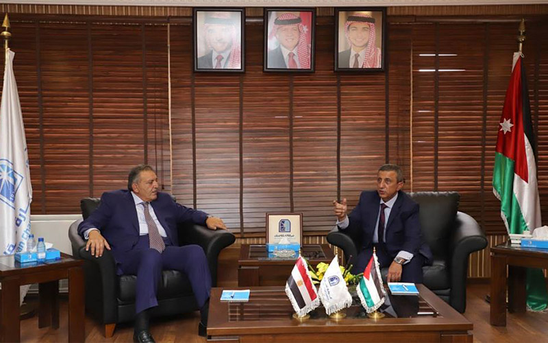 مناقشة سبل تحفيز العلاقات الاقتصادية بين