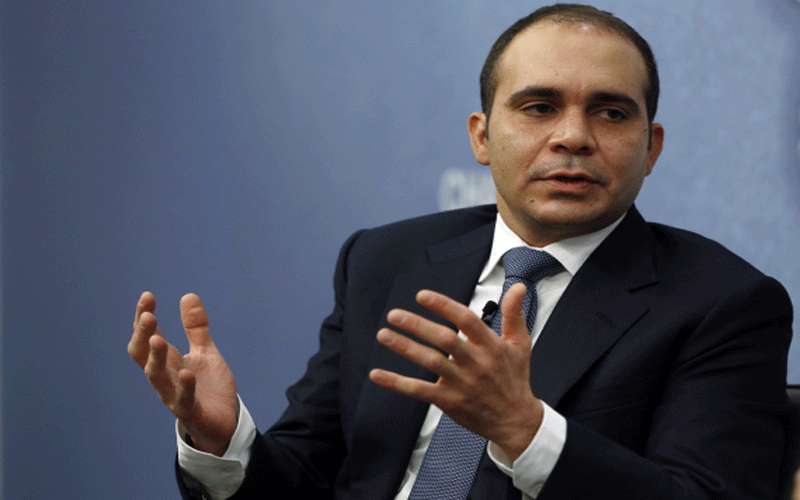 الأميرعلي ينشر صورة من لقاء جمعه