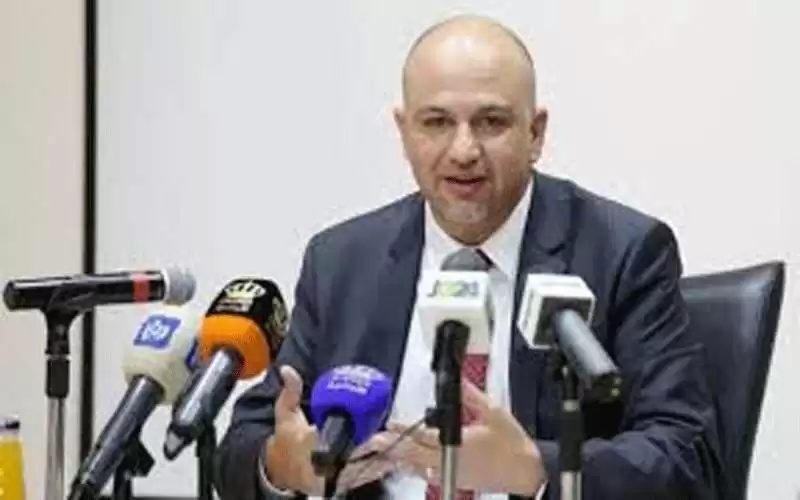 الوزير الغرايبة يحرج الحكومة امام النواب