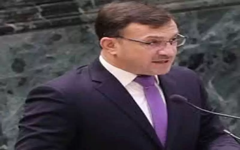 النائب عبد المحسيري يكشف حقيقة مداهمته وتوقيفه وعلاقته بموظفي البشير