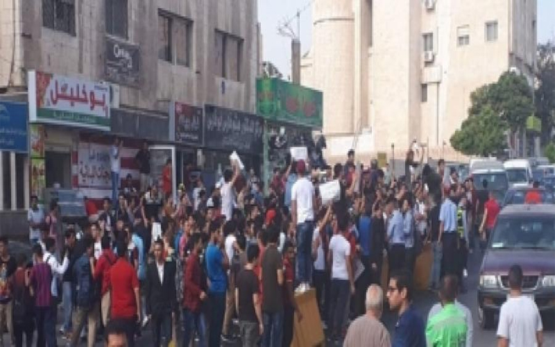 بعد الاتفاق على مطالبهم .. موظفو