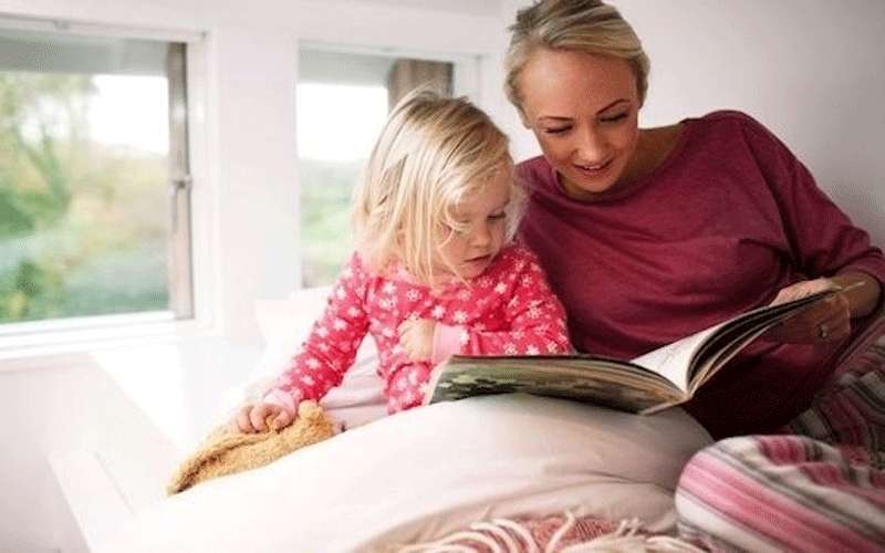 دراسة: الأطفال يستمدون ذكاءهم من أمهاتهم