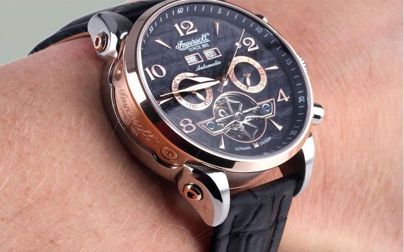 القبض على شخصين احتالا على مواطن