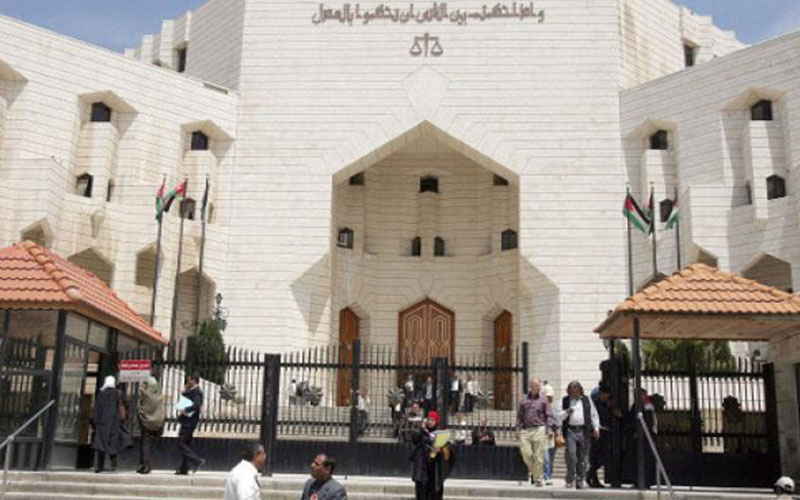 احالات قضاة الى التقاعد وتمديد انتداب