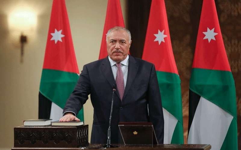 الزبن يعد بالنظر في كافة الملفات