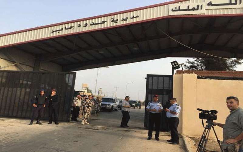 محافظ المفرق يتفقد سير العمل في