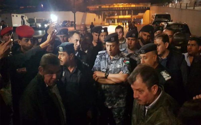 الحواتمة: سنضرب بيد من حديد كل