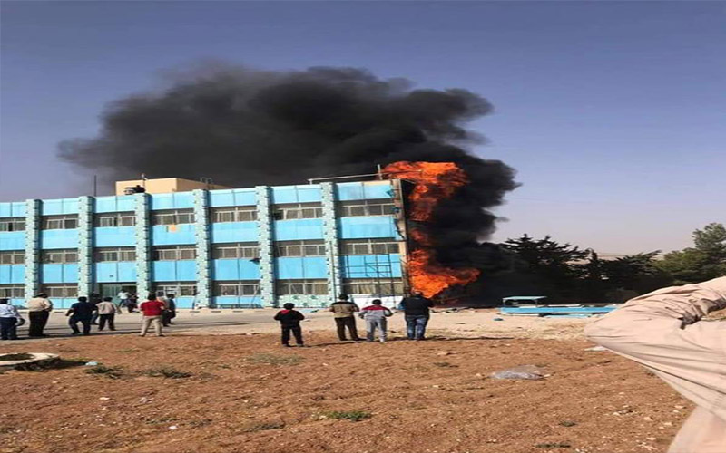 حريق مدرسة في الشوبك (صور)