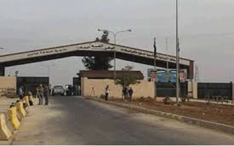 عشرات الأردنيين عالقون بين الحدود الأردنية