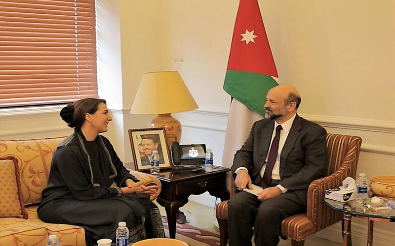 رئيس الوزراء يستقبل وزيرة الدولة الاماراتية