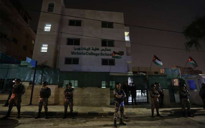 المعلمين تدافع عن التربية ومدرسة فيكتوريا..