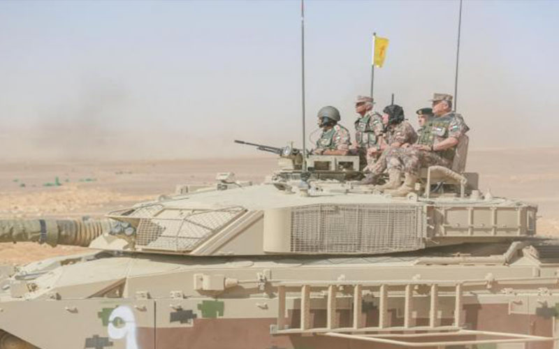 الملك يتابع التمرين العسكري التعبوي السيف