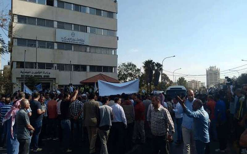 هل يقر مجلس الوزراء مطالب عمال