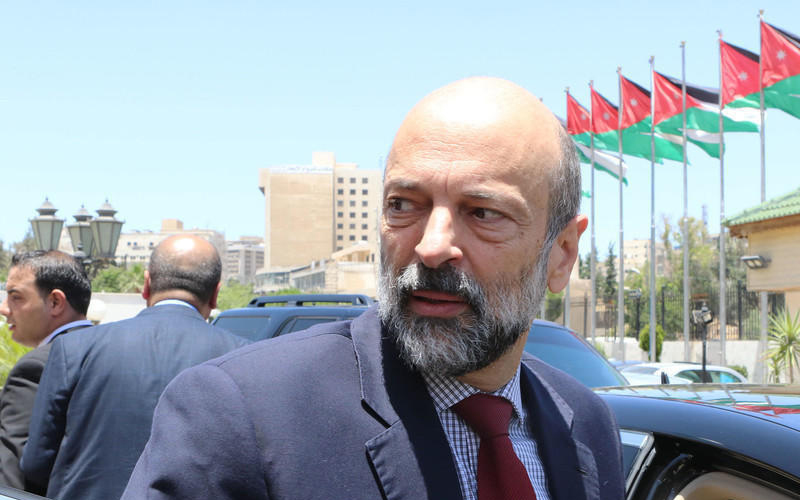 الرزاز: الحكومة لا تبحث عن كبش