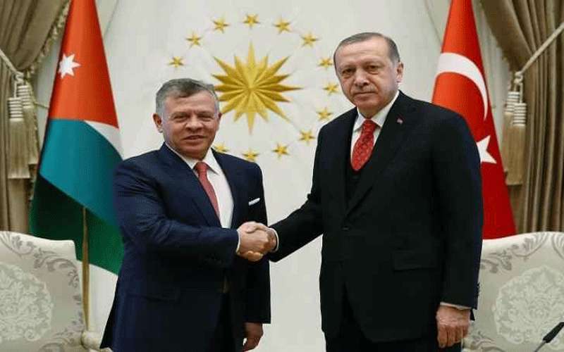 الملك يتلقى برقية تعزية من الرئيس