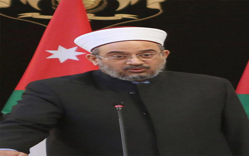 وزير الاوقاف يفوض بعض صلاحياته للأمين
