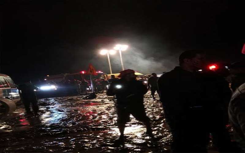إغلاق طريق وادي القمر والطريق المحاذية