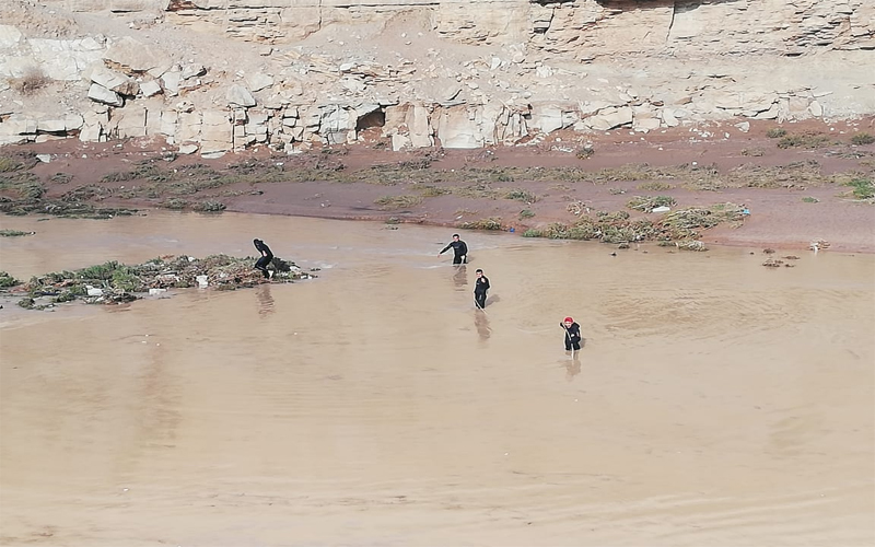 الدفاع المدني يمشط منطقة البحر الميت