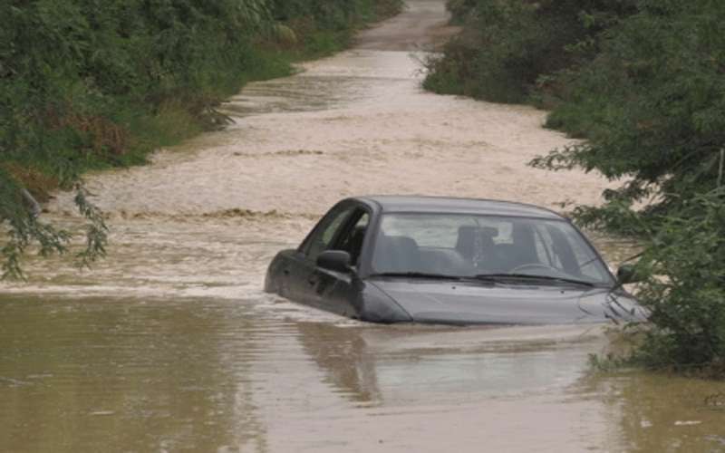 الدفاع المدني يحذر القاطنين بالقرب من