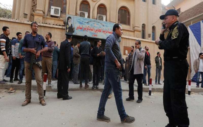 رجل يقتحم كنيسة مصرية ويصيب اثنين