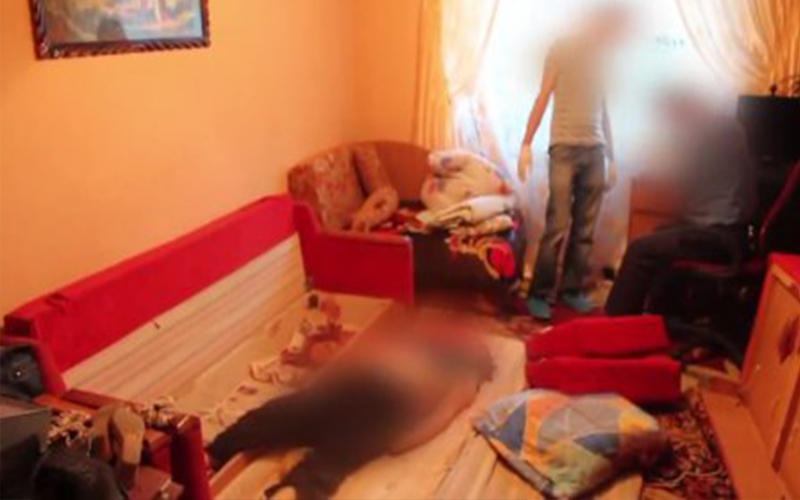 تفاصيل مروعة .. قاتل والده في