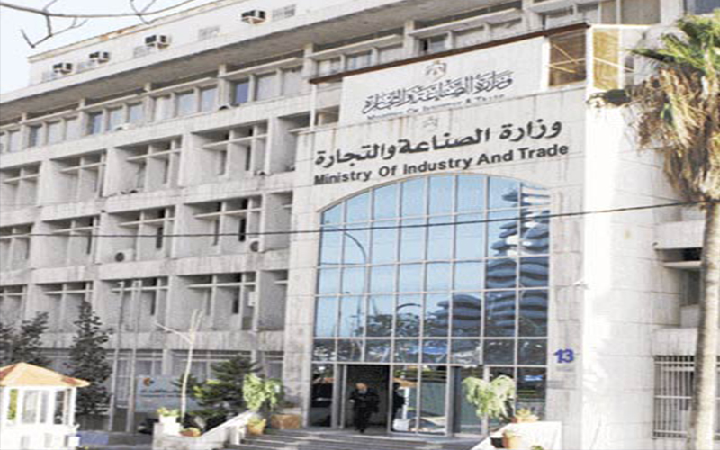 الرزاز يوافق على إجراءات ’الصناعة والتجارة‘