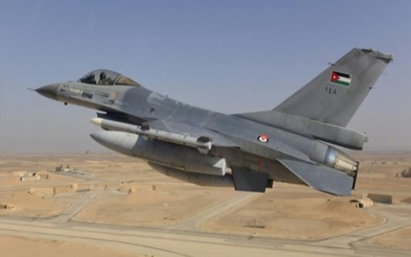 طائرات أردنية مقاتلة ترافق طائرة محمد