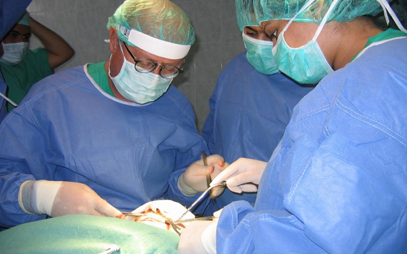 المدينة الطبية تكشف حقيقة ترك طبيب