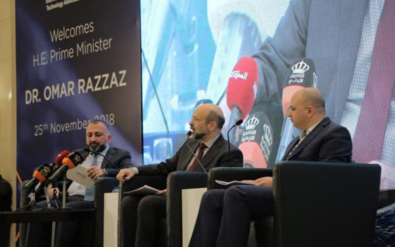 الرزاز يلتقي شركات قطاع الاتصالات وتكنولوجيا