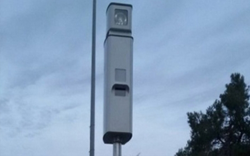 تحطيم كاميرا مراقبة سرعة في الرمثا