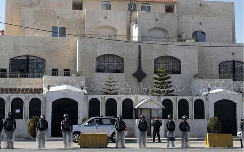 خوري يسلم السفارة السورية قائمة نيابية