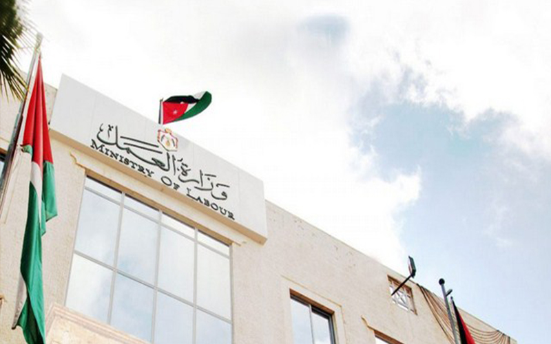 الزراز يوجه ’العمل‘ للوقوف على مشكلة